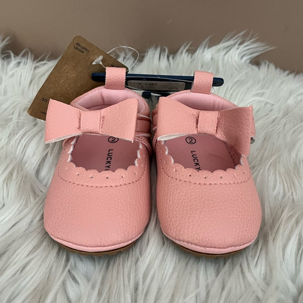 {Lucky Brand} Baby Girl Crib Shoes with Bow Detail in Pink - Size 2 (3-6 months) - Picture 1 of 8